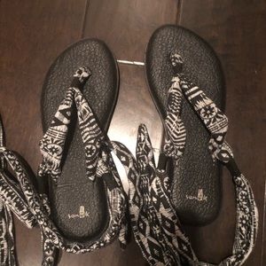 Sanuk cloud sandles